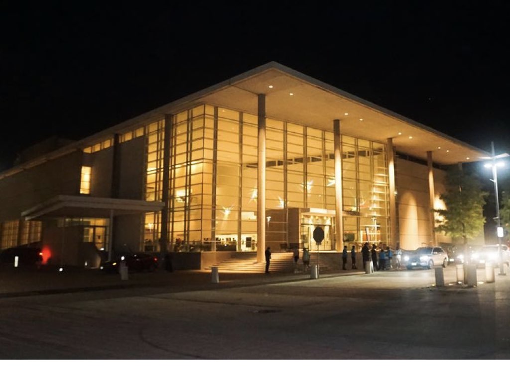 Image for article ผู้ชมที่เห็นคุณค่าต้อนรับการกลับสู่เท็กซัสของเสินยวิ่น: “เติมพลังใจใหม่”